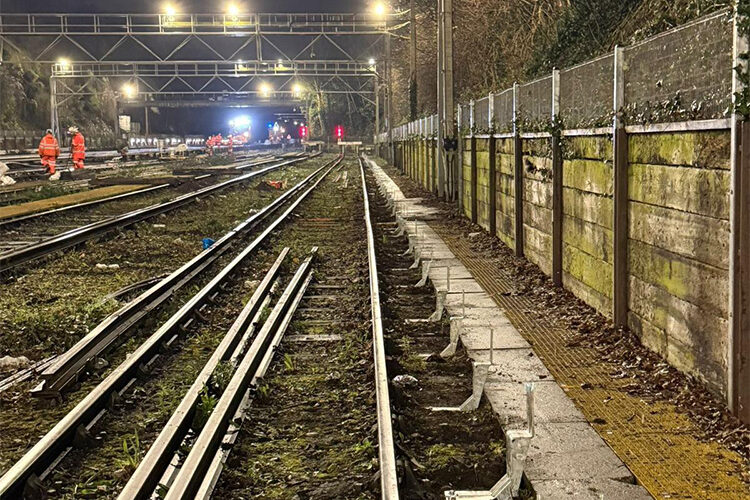 AW Rail - Dartford Blockade Fuse Rail AW Rail - Dartford Blockade Fuse Rail